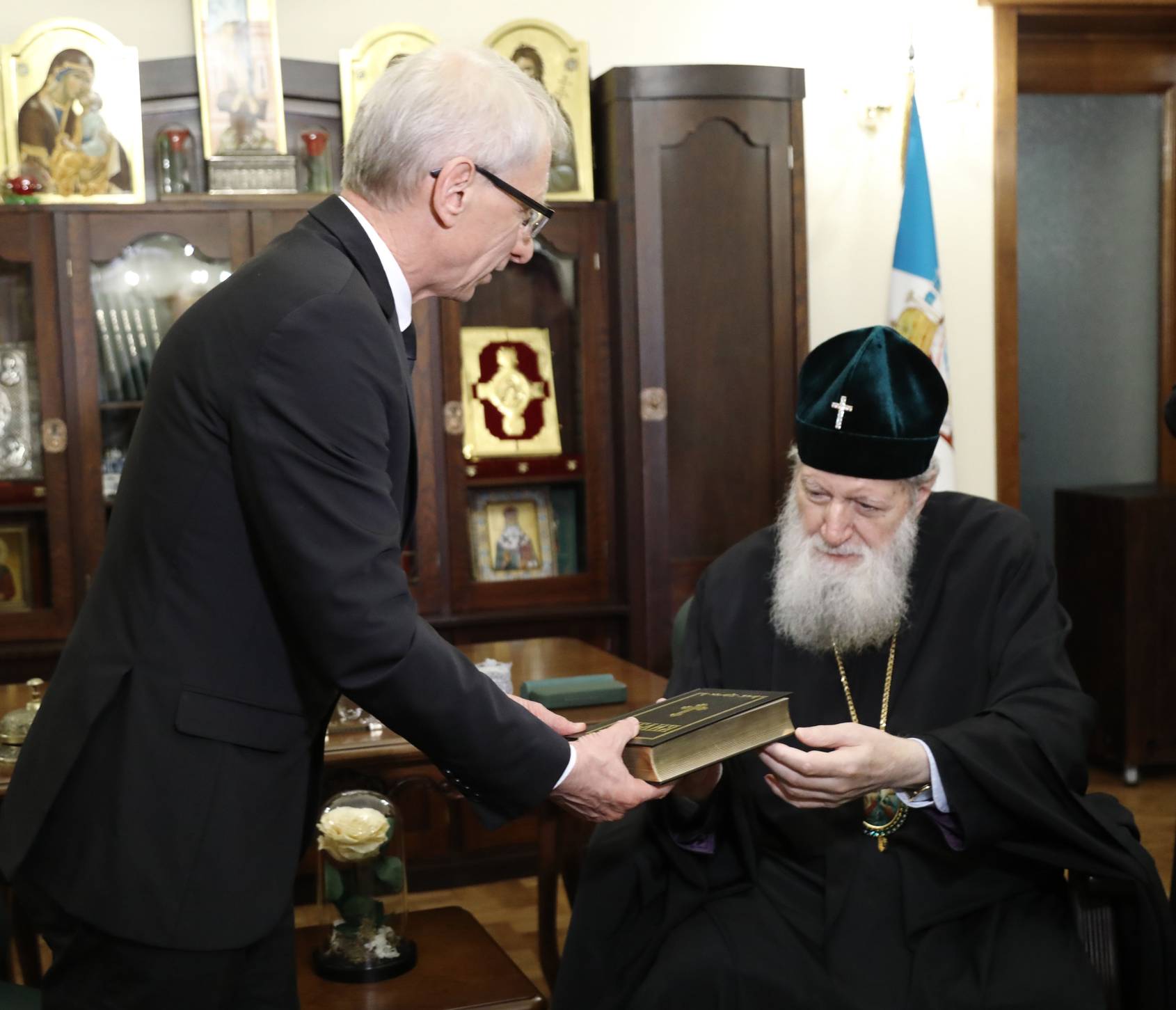  Премиерът Николай Денков при патриарх Неофит 